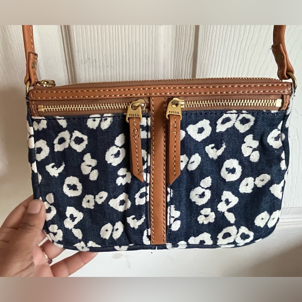 Fossil canvas and leather crossbody